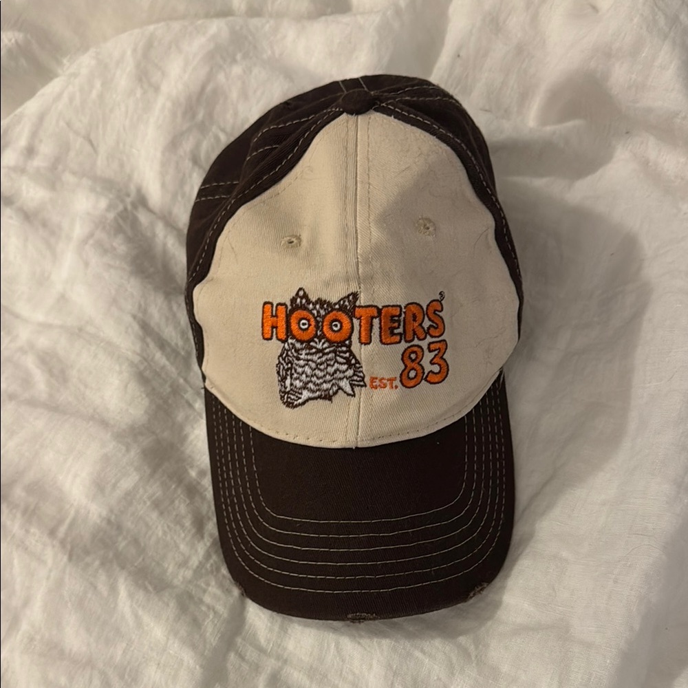 Hooters Two-Tone Baseball Cap